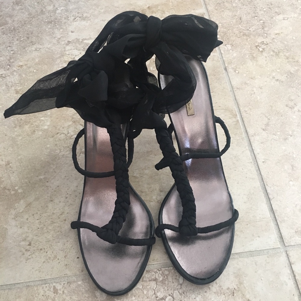 Black heels with adjustable lace